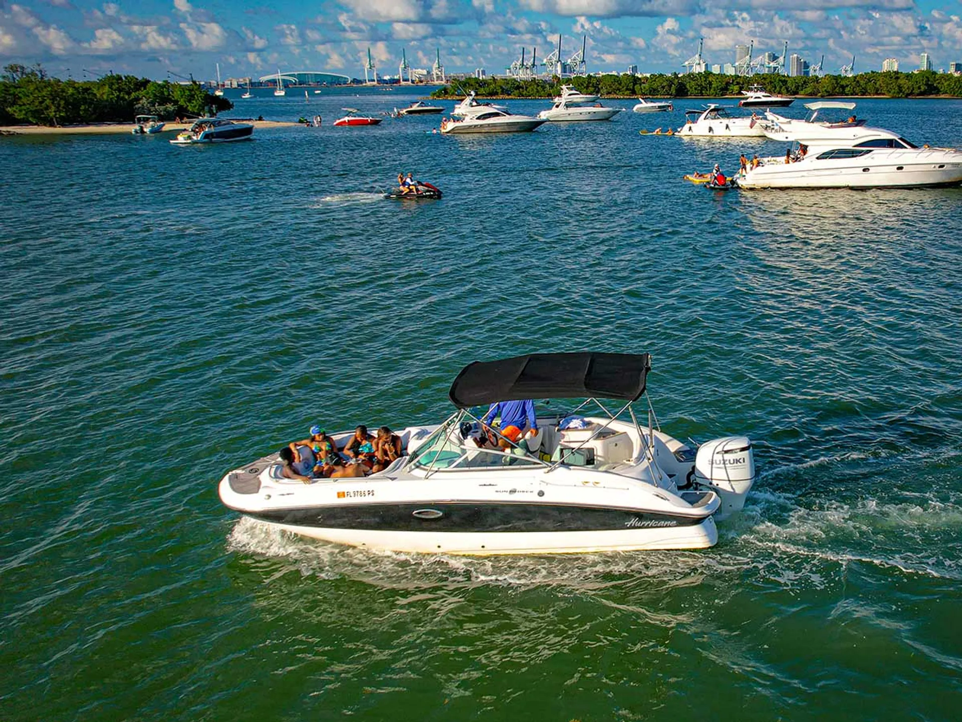 🌴 Cruise Miami Like a Local — Aboard this 25ft Hurricane