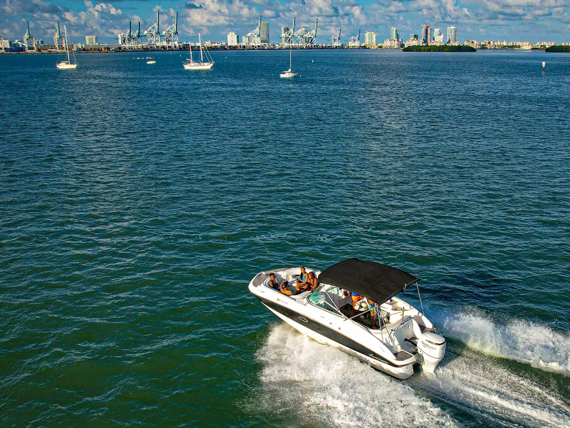 🌴 Cruise Miami Like a Local — Aboard this 25ft Hurricane