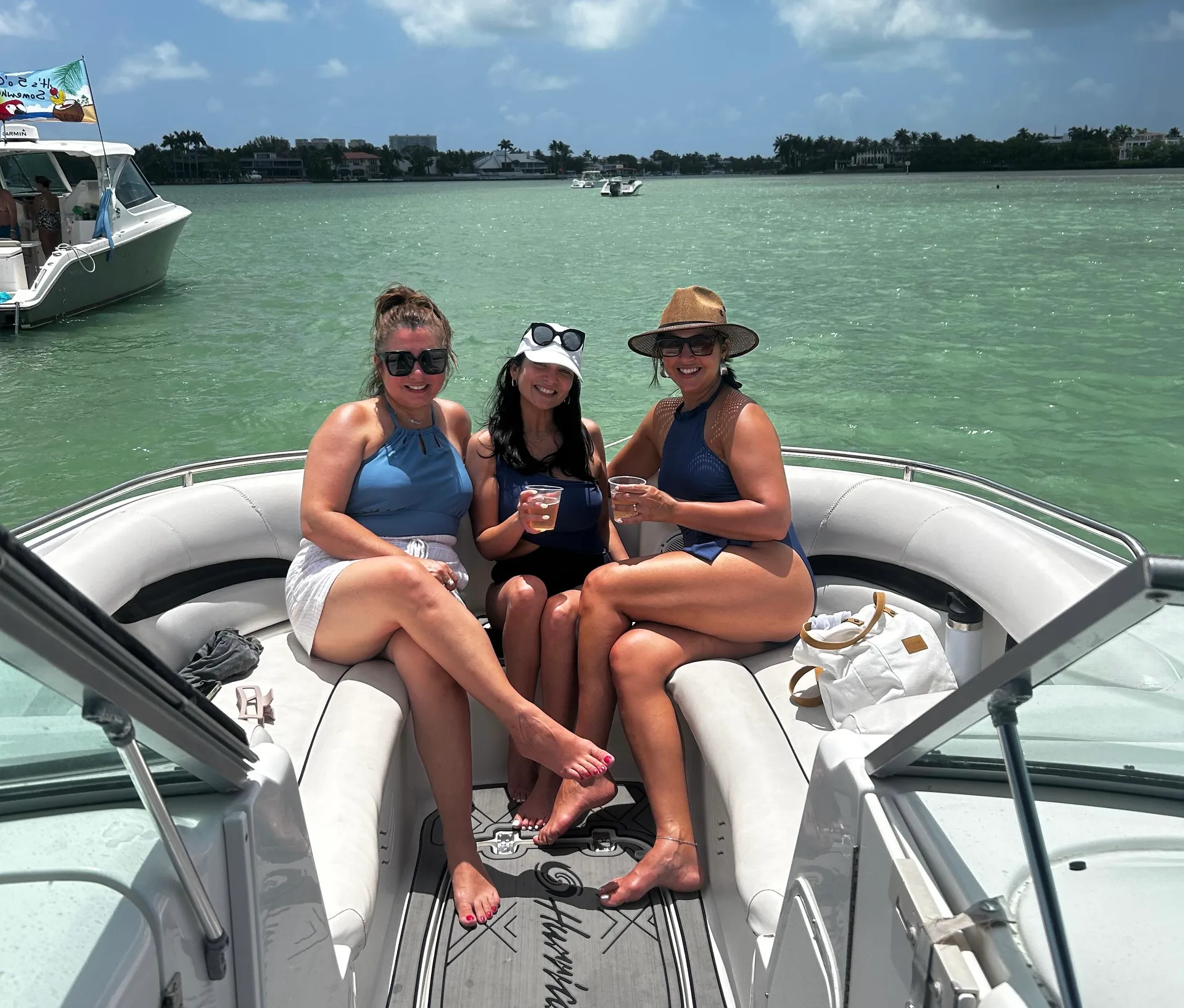 🌴 Cruise Miami Like a Local — Aboard this 25ft Hurricane