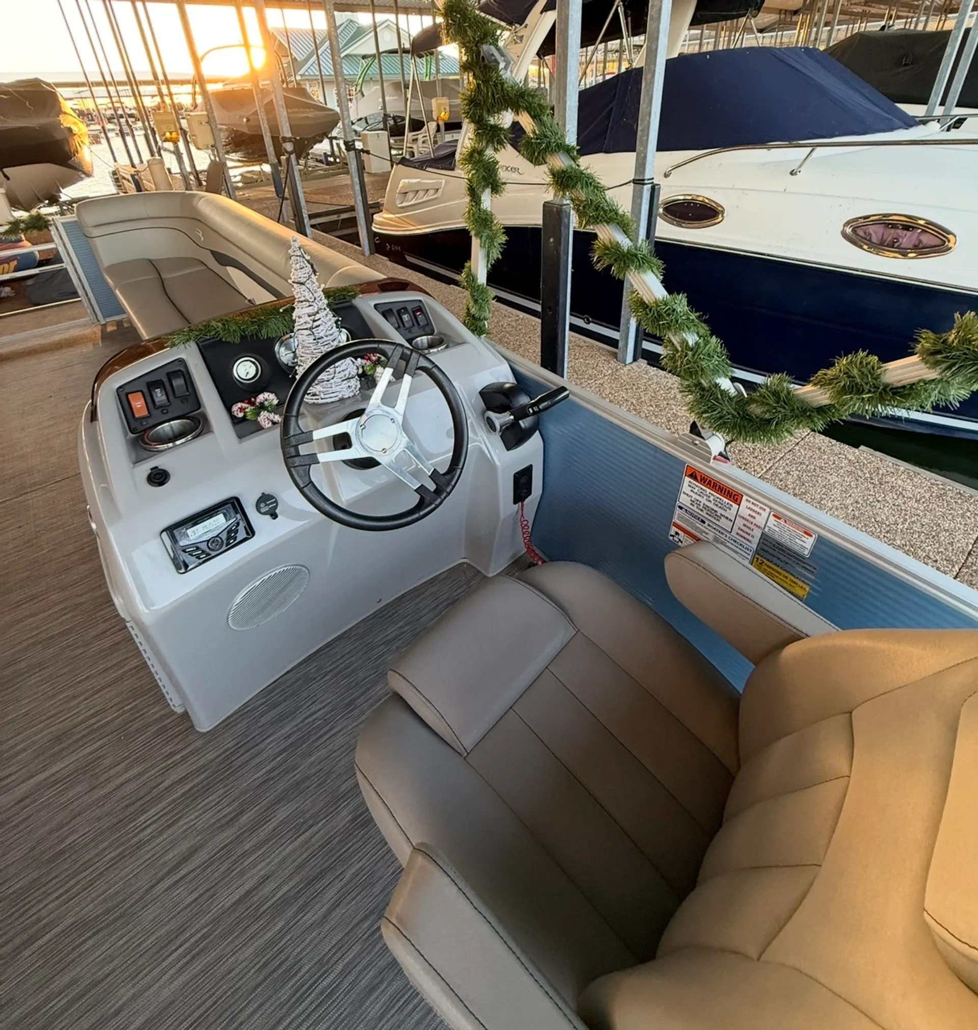 Christmas Lights Boat • 22' Bennington Pontoon — Lake Lewisville 