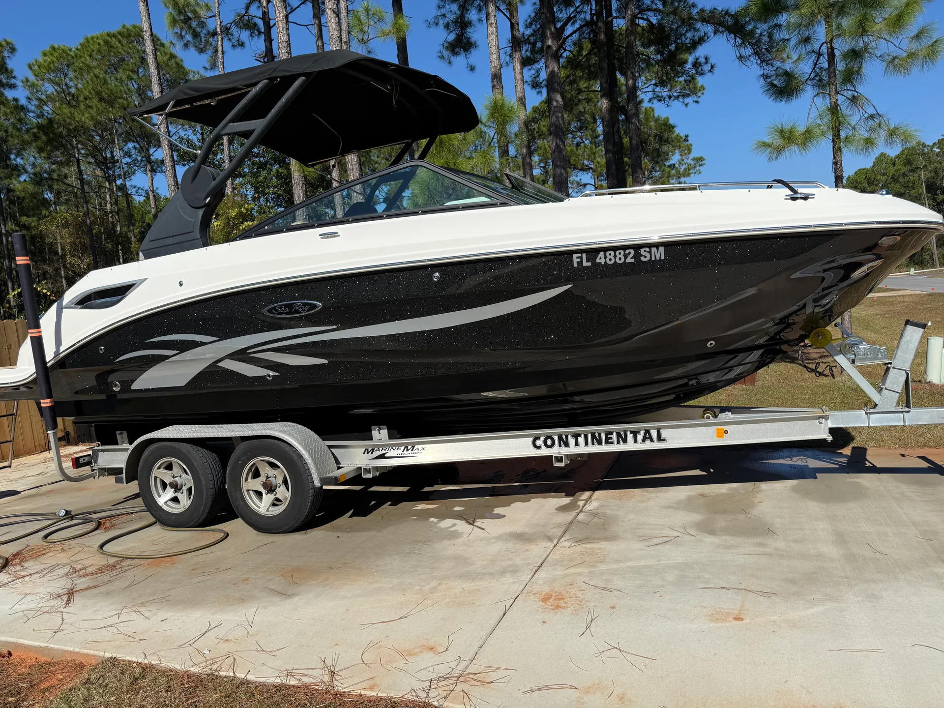 25’ Sea Ray 250 SDX Where Luxury and Performance Meet 