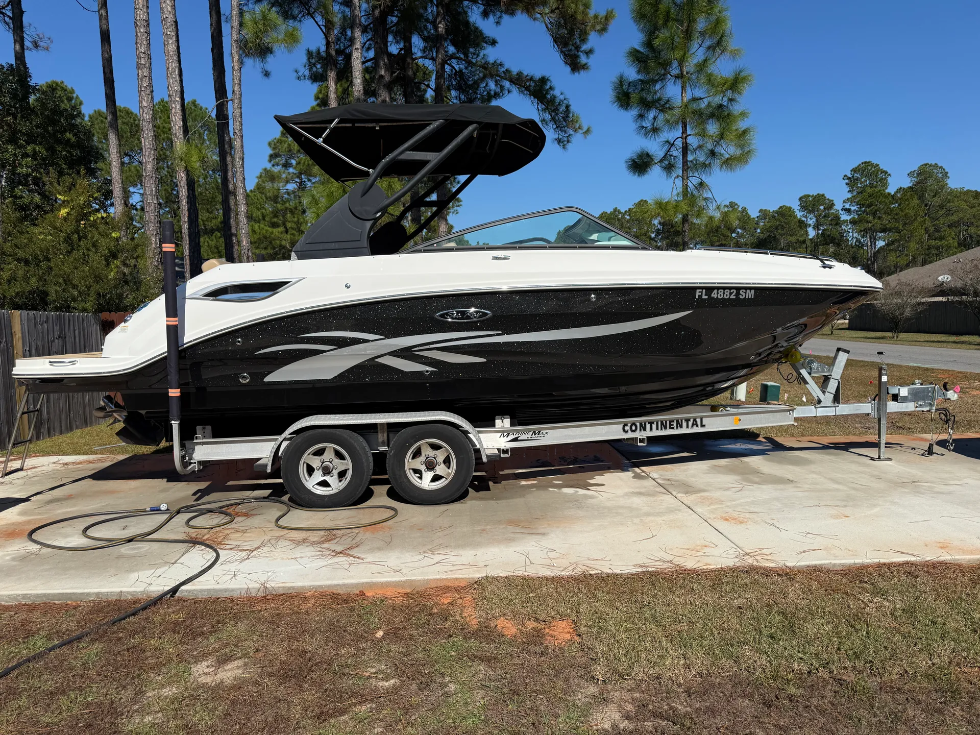 25’ Sea Ray 250 SDX Where Luxury and Performance Meet 