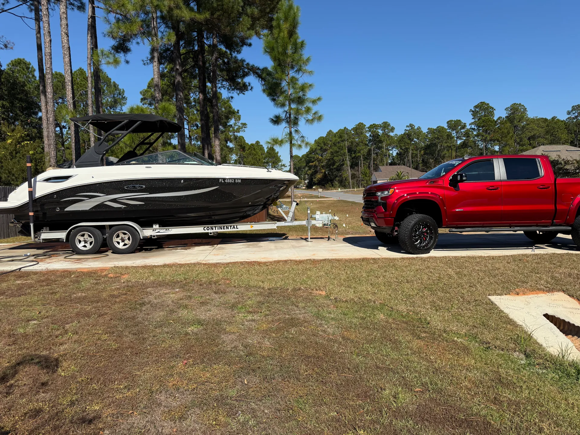 25’ Sea Ray 250 SDX Where Luxury and Performance Meet 