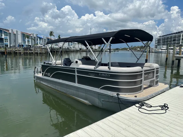 Rent a Yamaha pontoon in Madeira Beach, FL near me