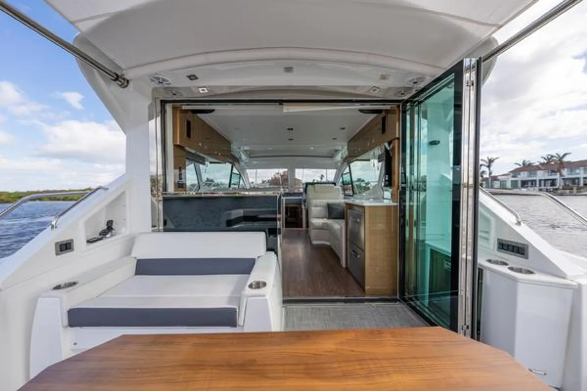 Boca Modern Luxury Yachting