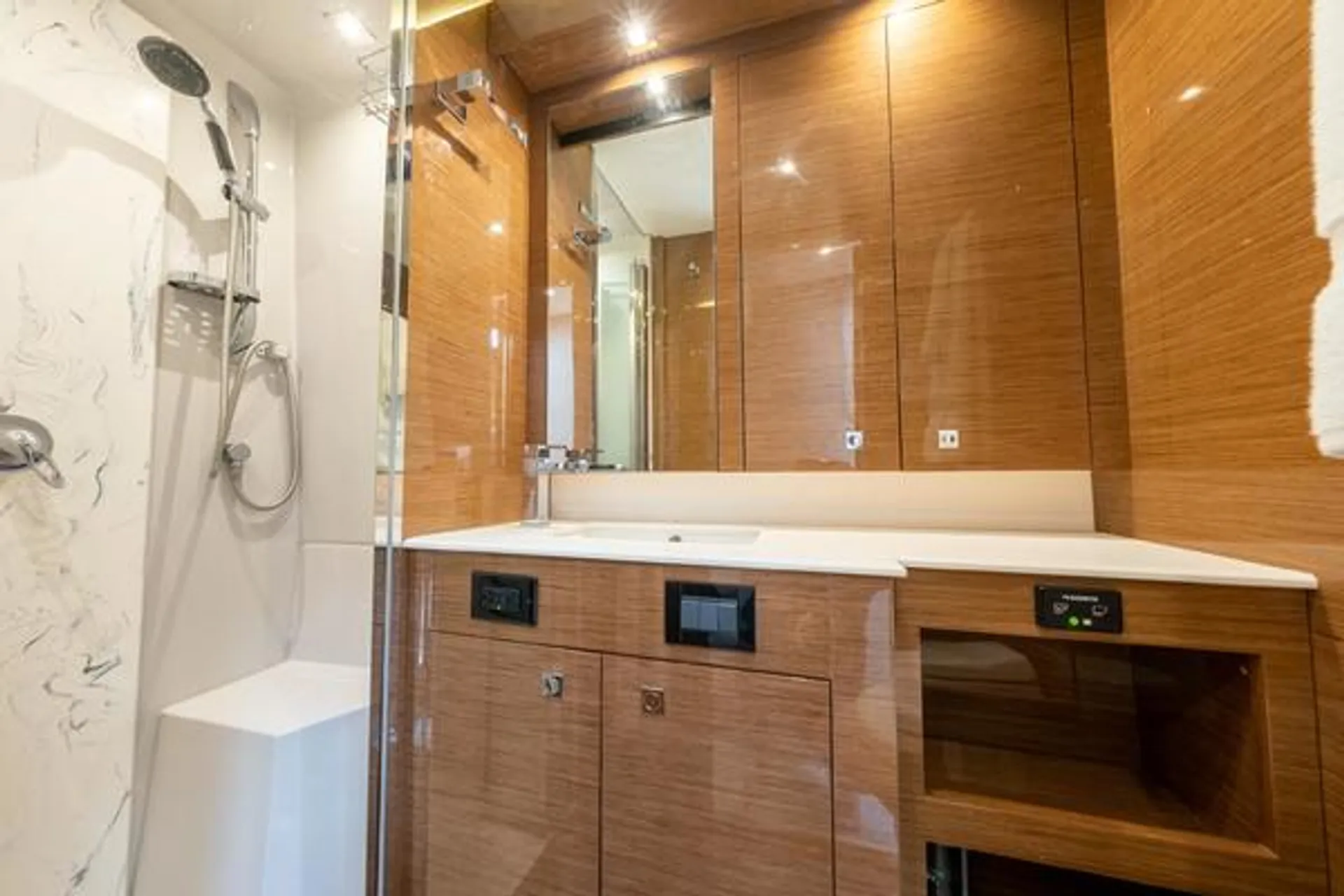 Boca Modern Luxury Yachting