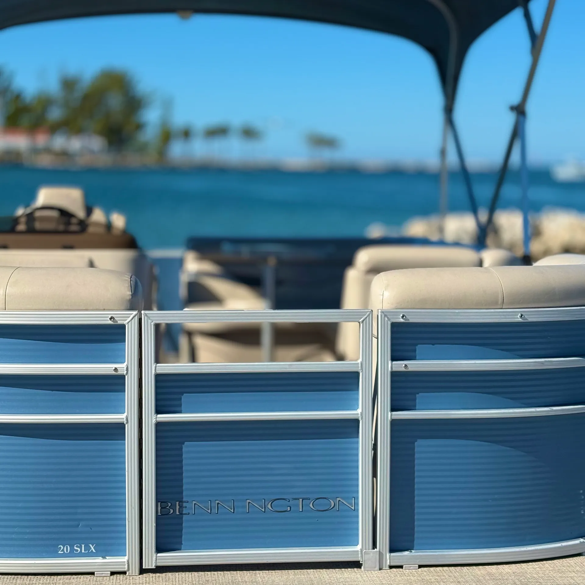 20 ft Bennington SLX