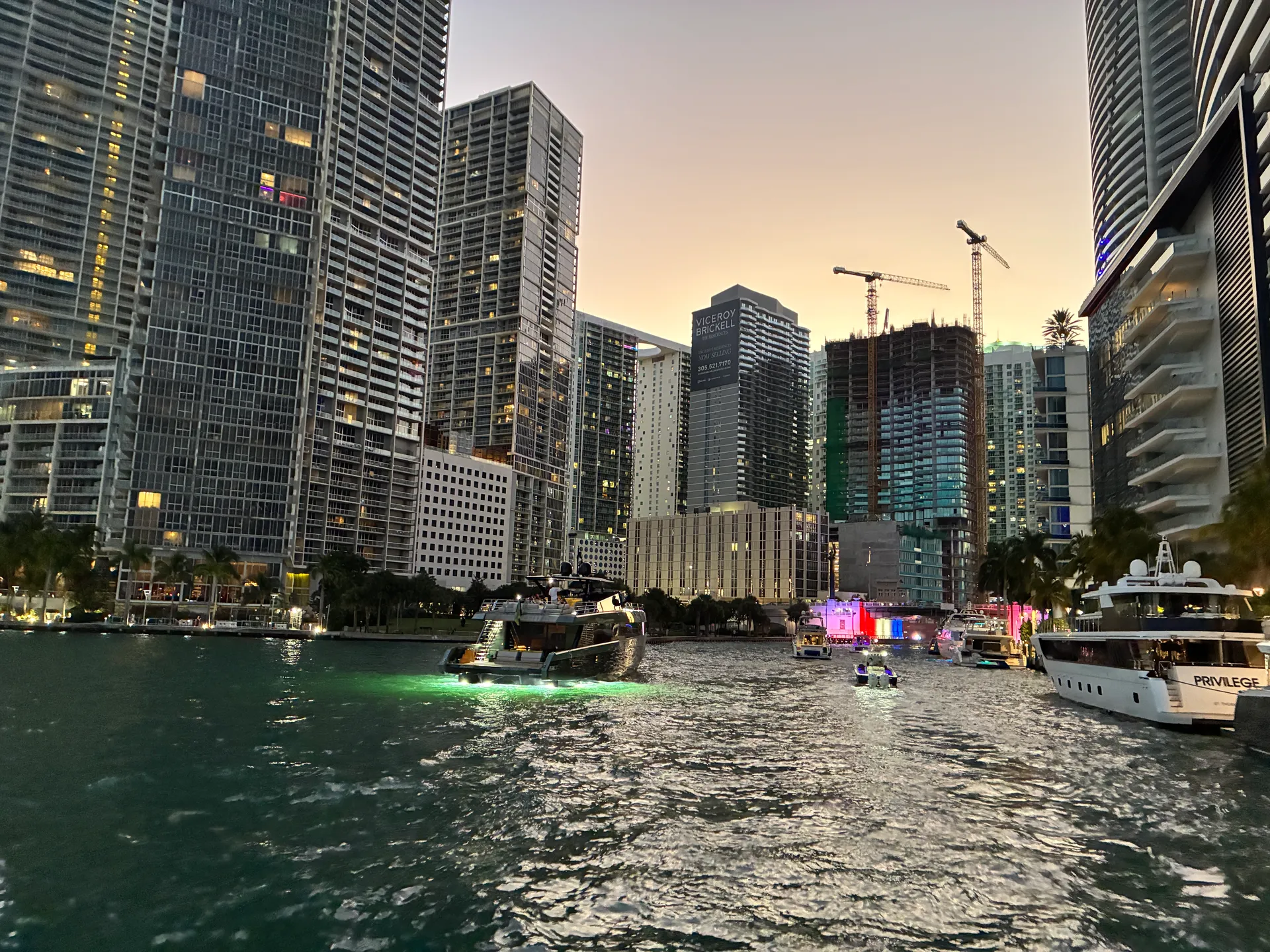 Sea Ray 50ft Sundancer Luxury Yacht Charter – Miami