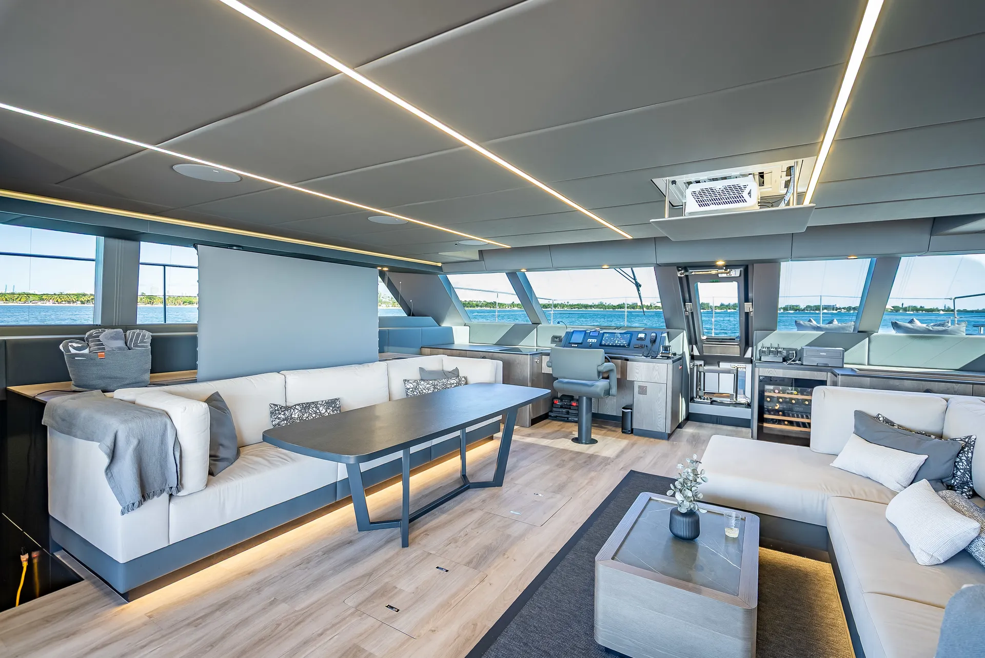 70' Sunreef 2026 with Jacuzzi