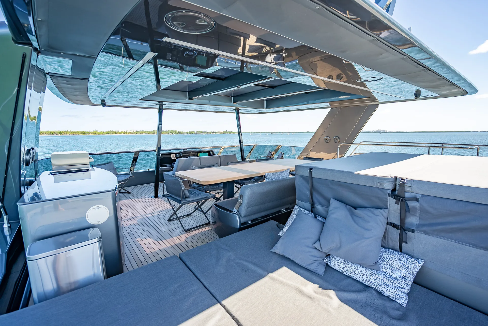 70' Sunreef 2026 with Jacuzzi