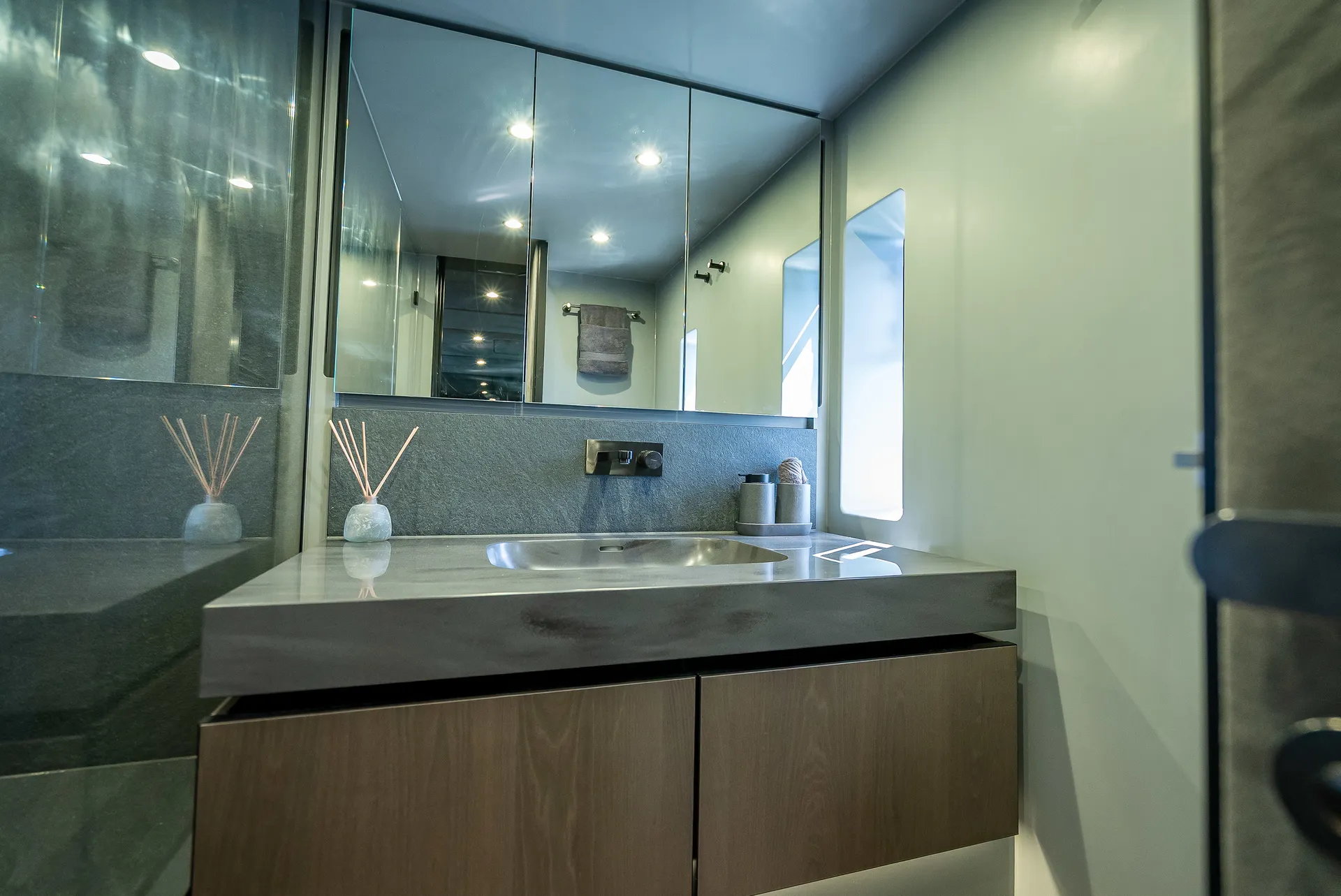 70' Sunreef 2026 with Jacuzzi