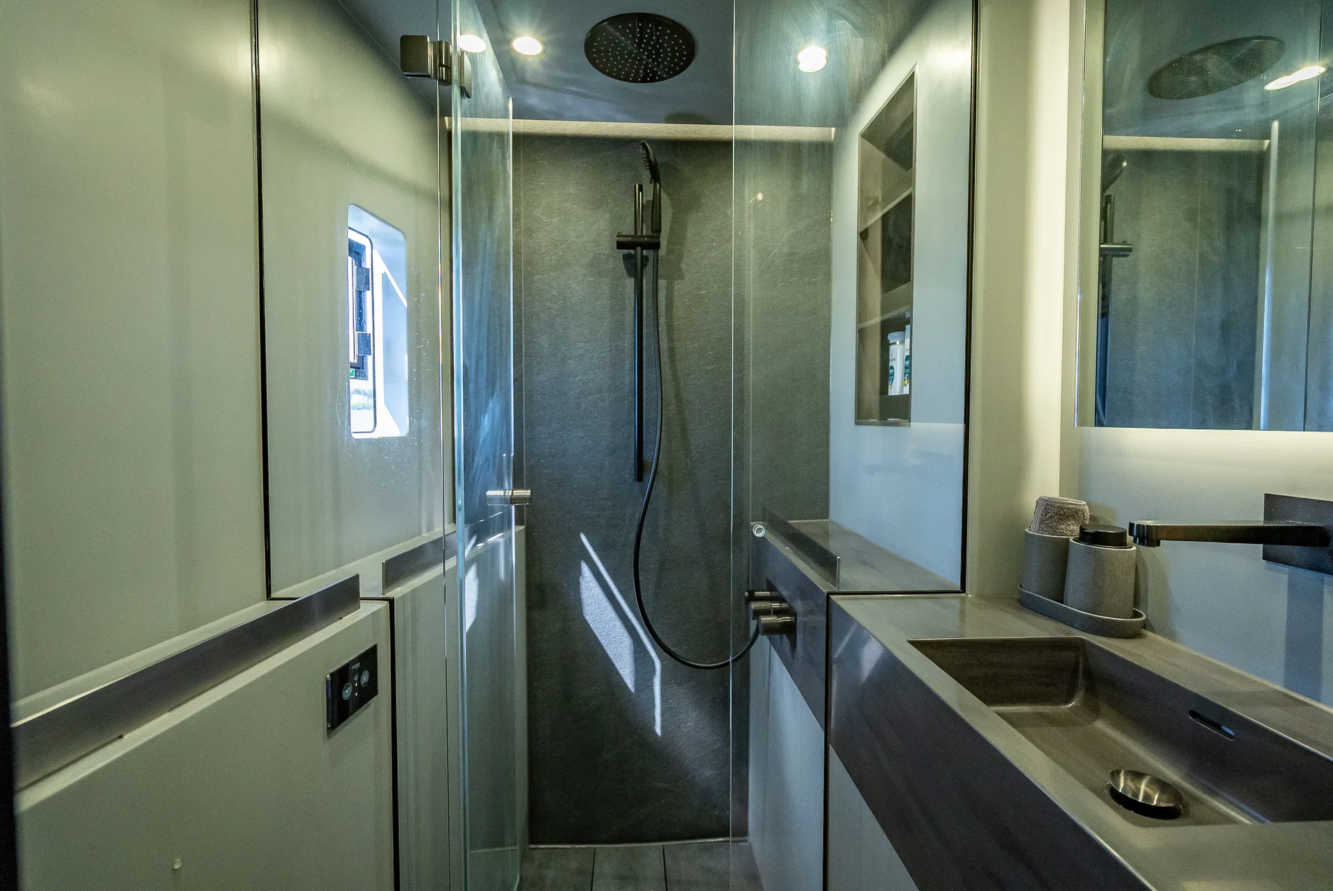 70' Sunreef 2026 with Jacuzzi