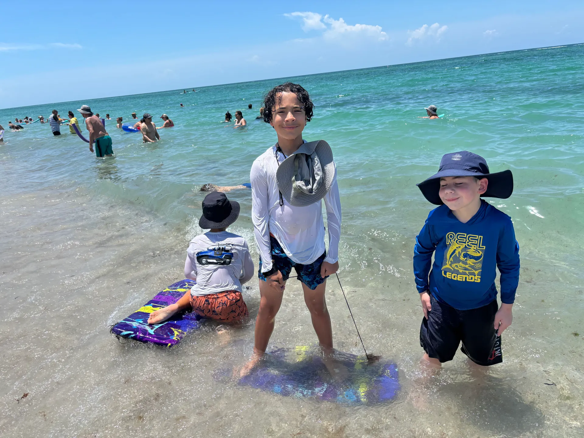 Deluxe 27' Tritoon w/ 300 HP Outboard in the heart of Naples