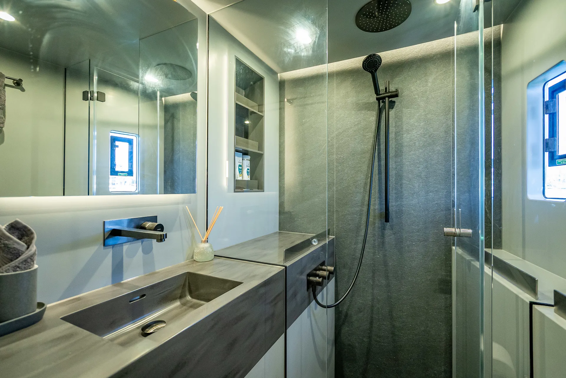 70' Sunreef 2026 with Jacuzzi