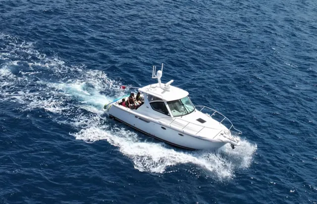 Rent a TIARA YACHTS cruiser in Honolulu, HI near me