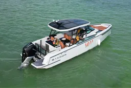 27’ Luxury Yacht – Miami Cruise, Sandbar & Sunset Charter boat photo