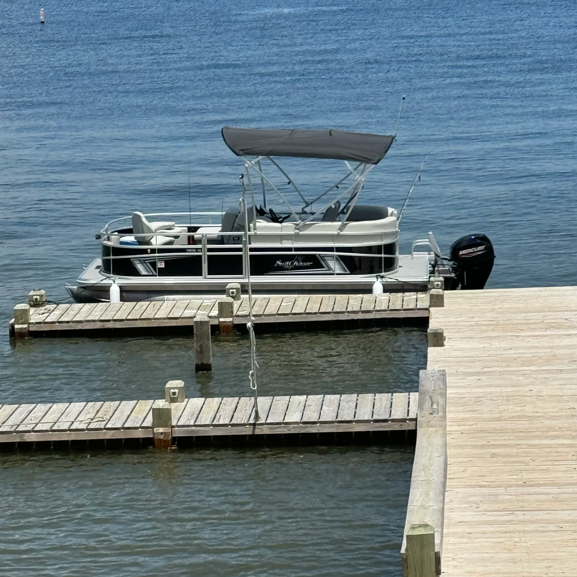 SunChaser 18' Vista Fish Pontoon – Available on Lake Livingston!