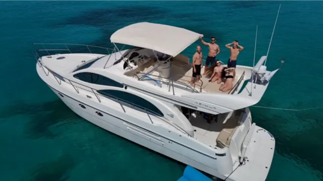 Rent a Azimut Yachts motor yacht in Fajardo, Fajardo near me