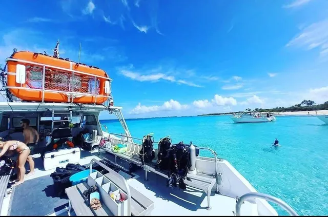 Rent a NEWTON motor yacht in Fajardo, Fajardo near me