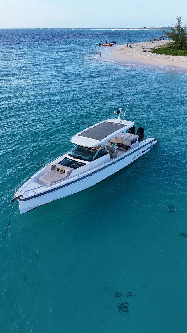 Rent a Axopar motor yacht in Fajardo, Fajardo near me