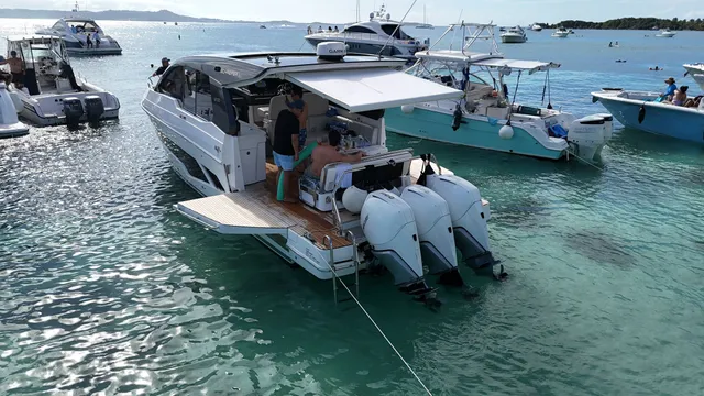 Rent a Schaefer motor yacht in Fajardo, Fajardo near me