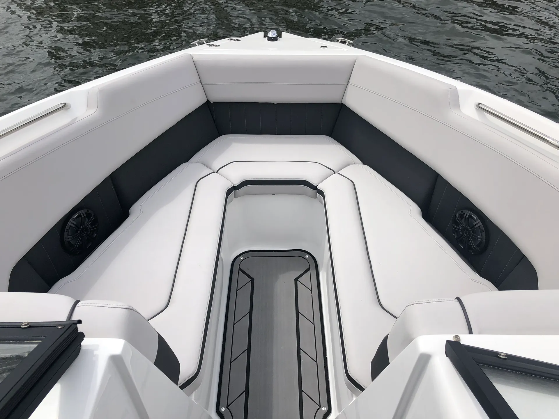 200HP Rinker Q3 23' for 12 ppl in HOLLYWOOD