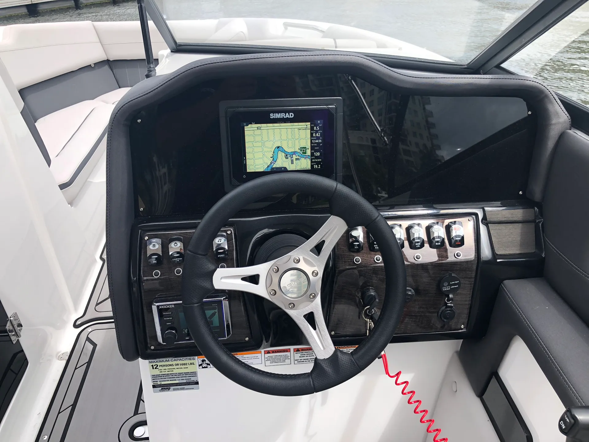 200HP Rinker Q3 23' for 12 ppl in HOLLYWOOD