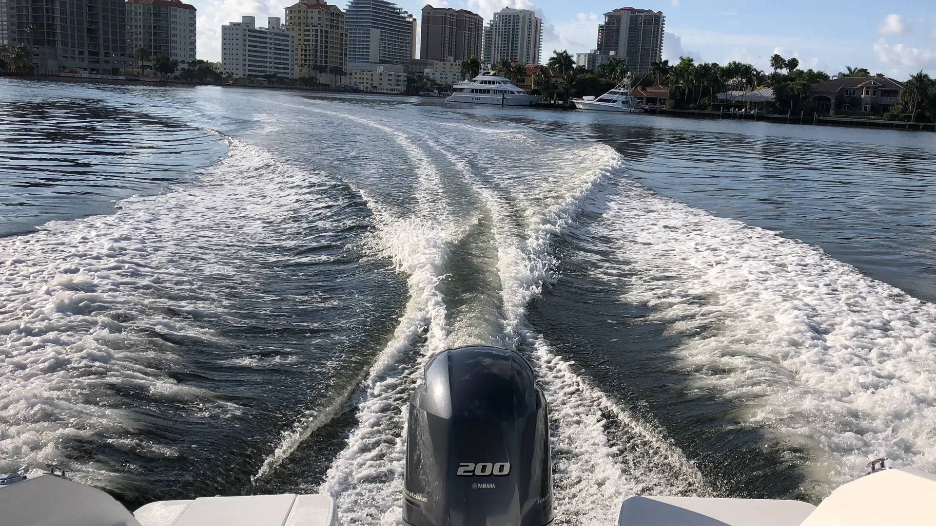200HP Rinker Q3 23' for 12 ppl in HOLLYWOOD