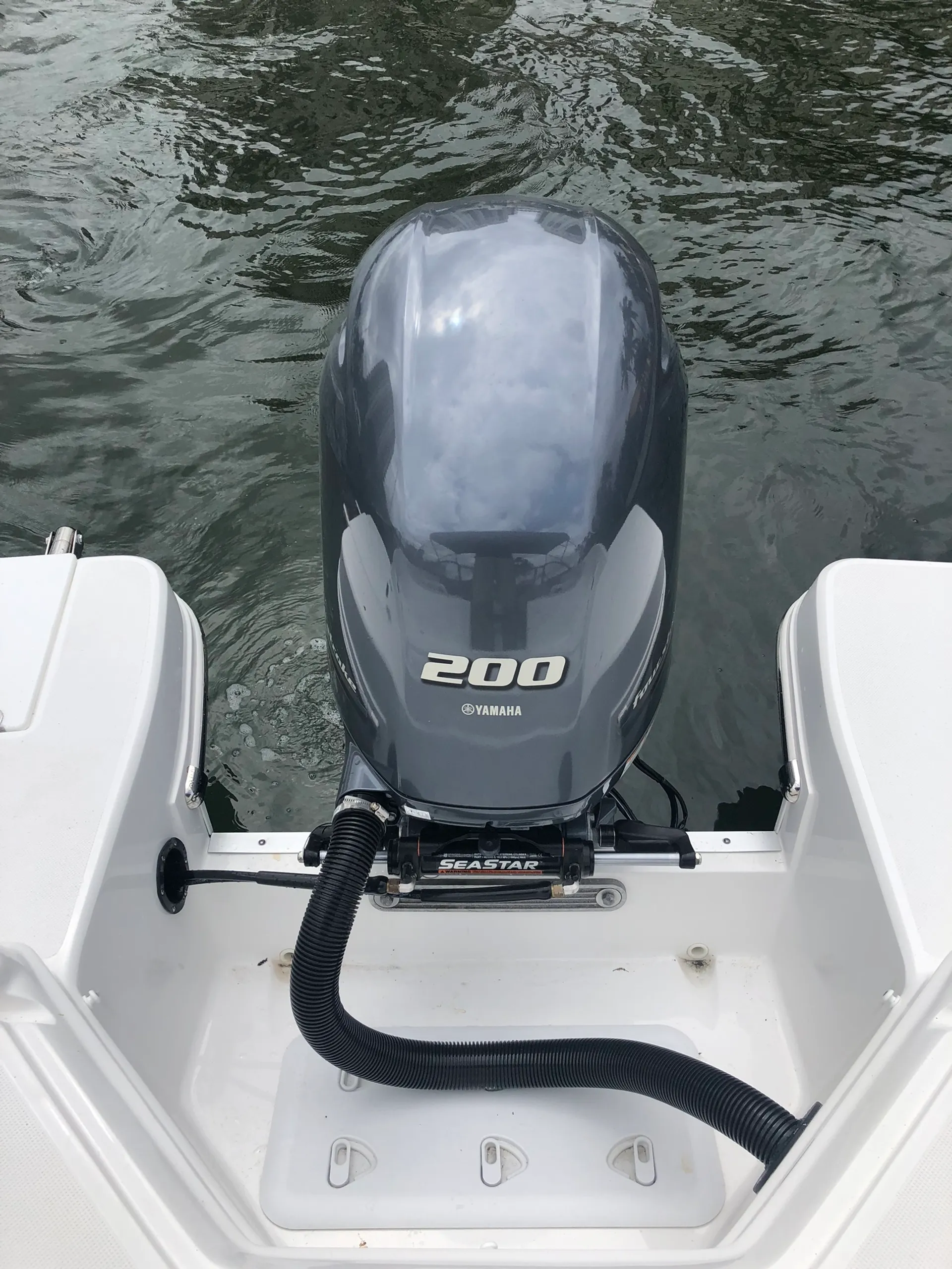 200HP Rinker Q3 23' for 12 ppl in HOLLYWOOD