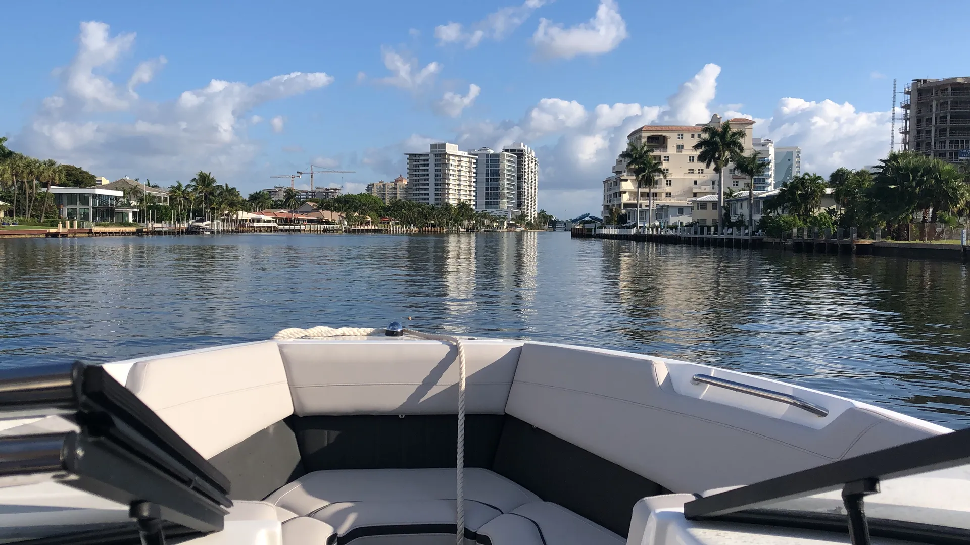 200HP Rinker Q3 23' for 12 ppl in HOLLYWOOD