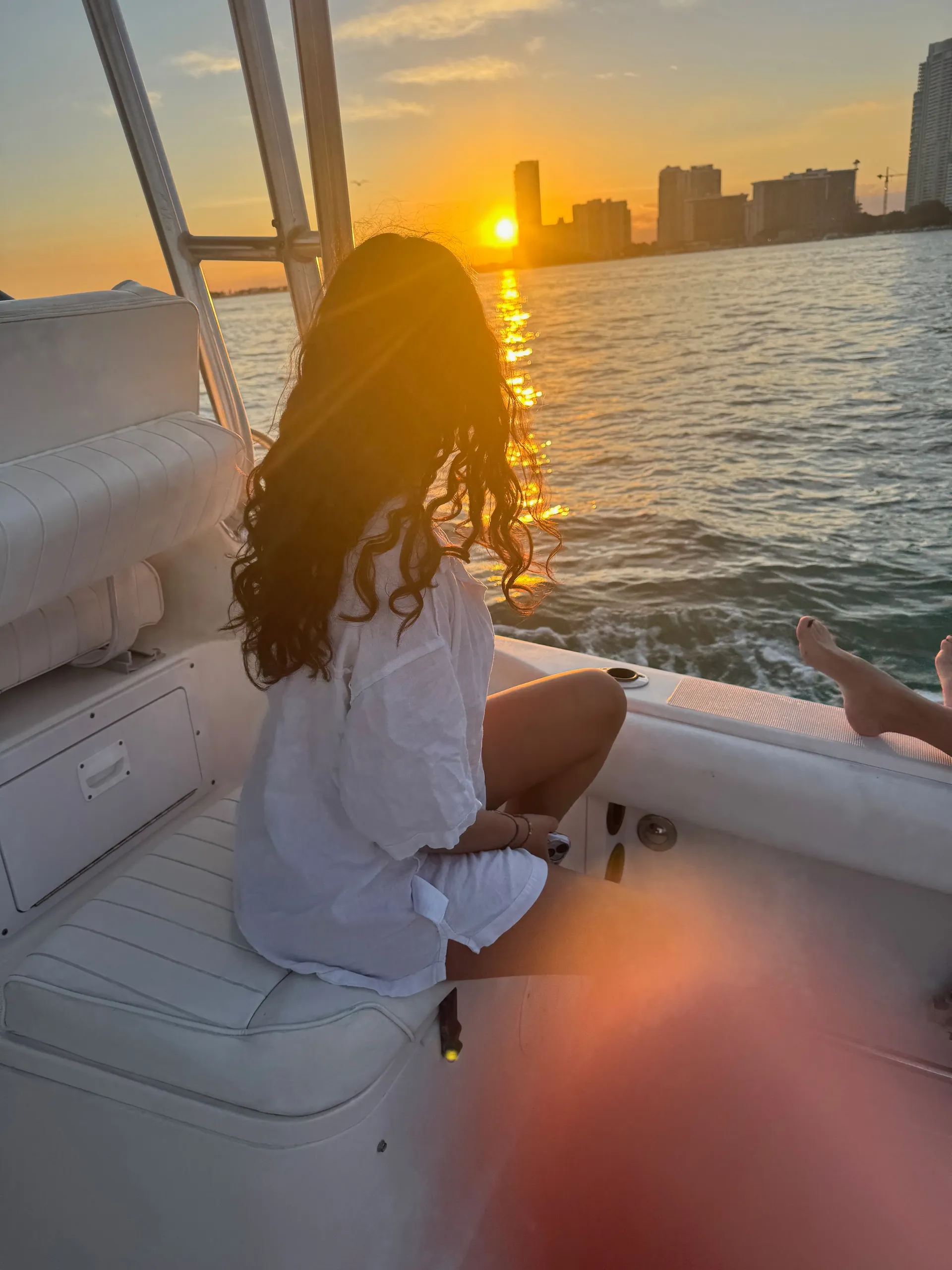 SEA MAVERICK 27’ | YOU DESIGN YOUR TOUR. ENJOY MIAMI WATER AND VIEWS