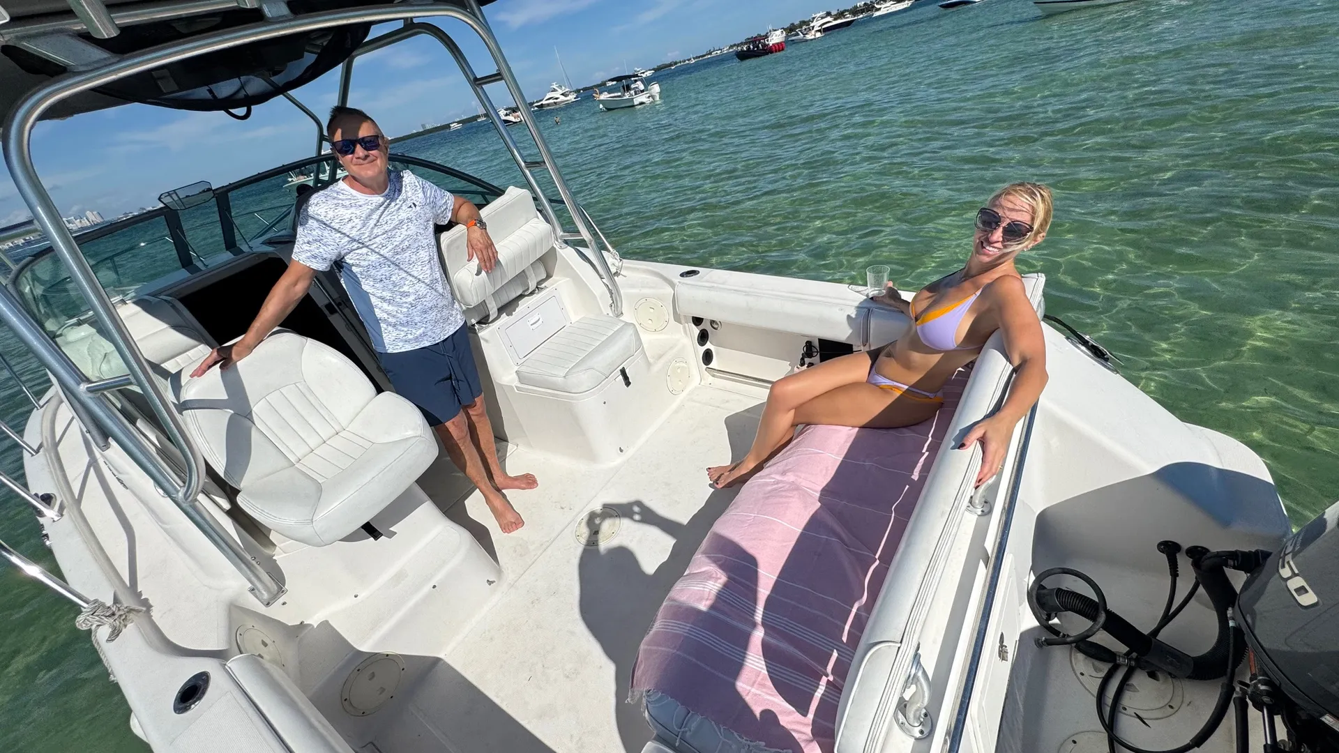 SEA MAVERICK 27’ | YOU DESIGN YOUR TOUR. ENJOY MIAMI WATER AND VIEWS