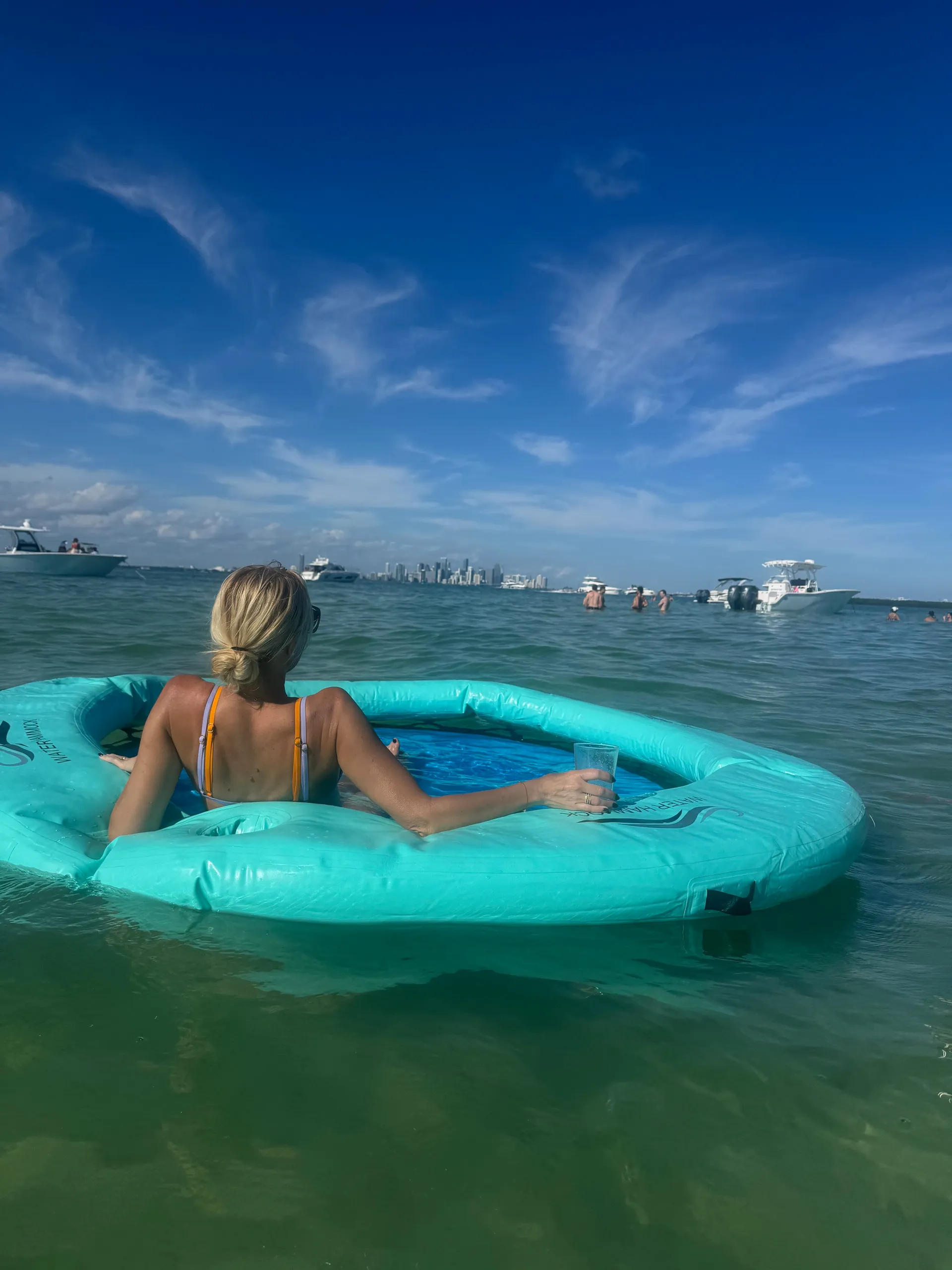 SEA MAVERICK 27’ | YOU DESIGN YOUR TOUR. ENJOY MIAMI WATER AND VIEWS