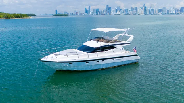 Rent a AZIMUT YACHTS motor yacht in Miami, FL near me