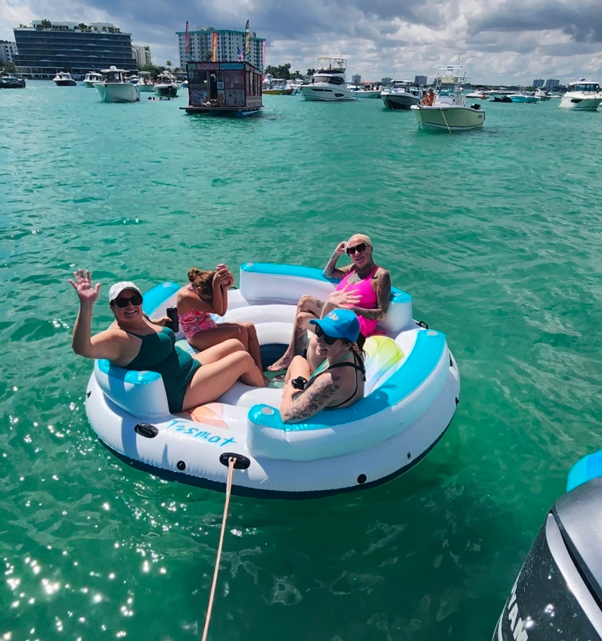 Fun and Comfortable Boat in South Florida 