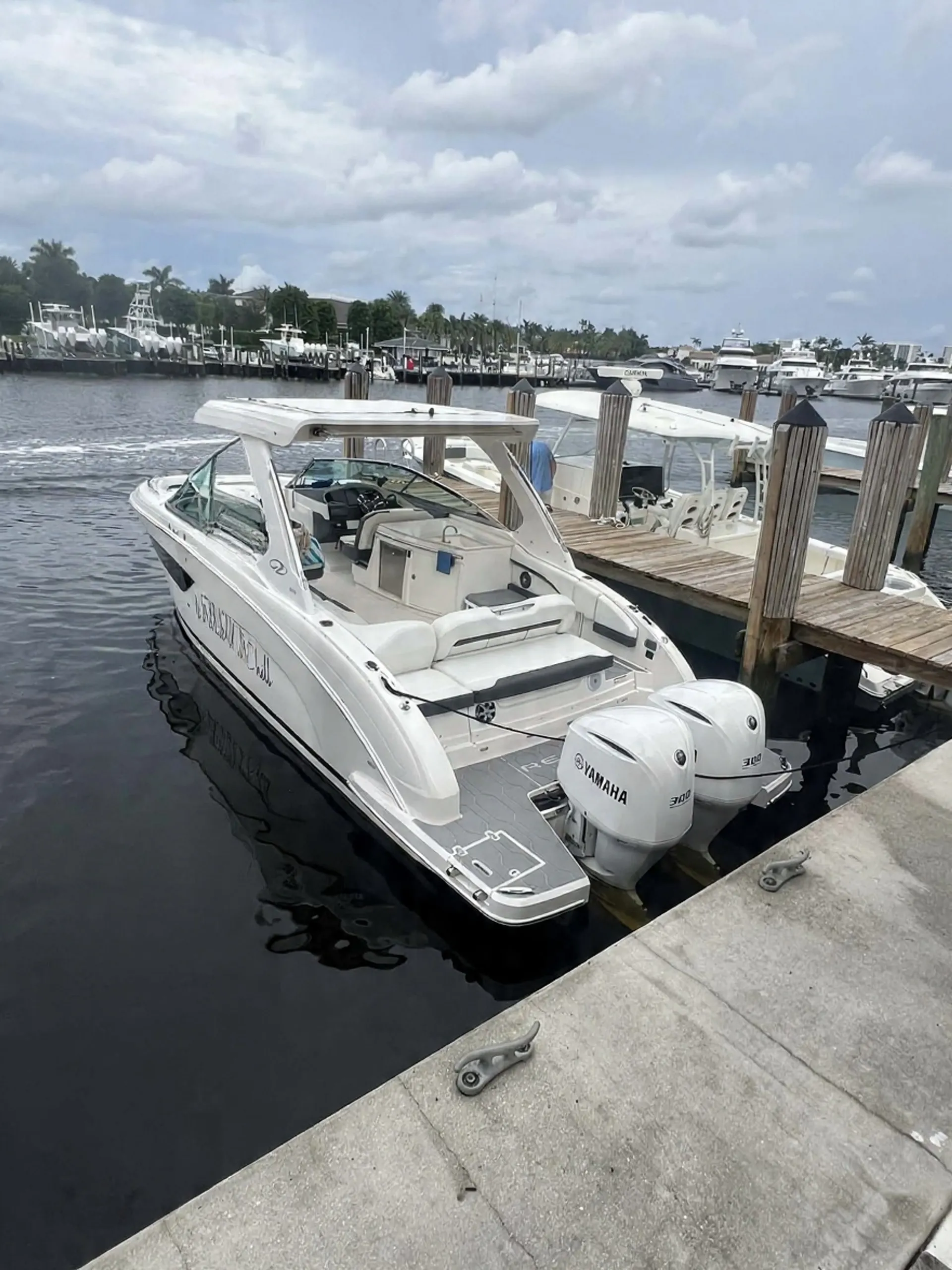 Regal Open Deck 33 feet 2017