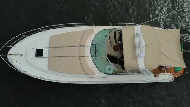 Rent a Sea Ray Boats motor yacht in Miami, FL near me