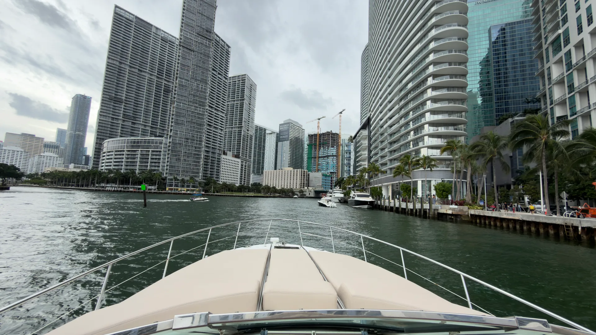 😍 Beautiful boat for cruising in Miami 😍