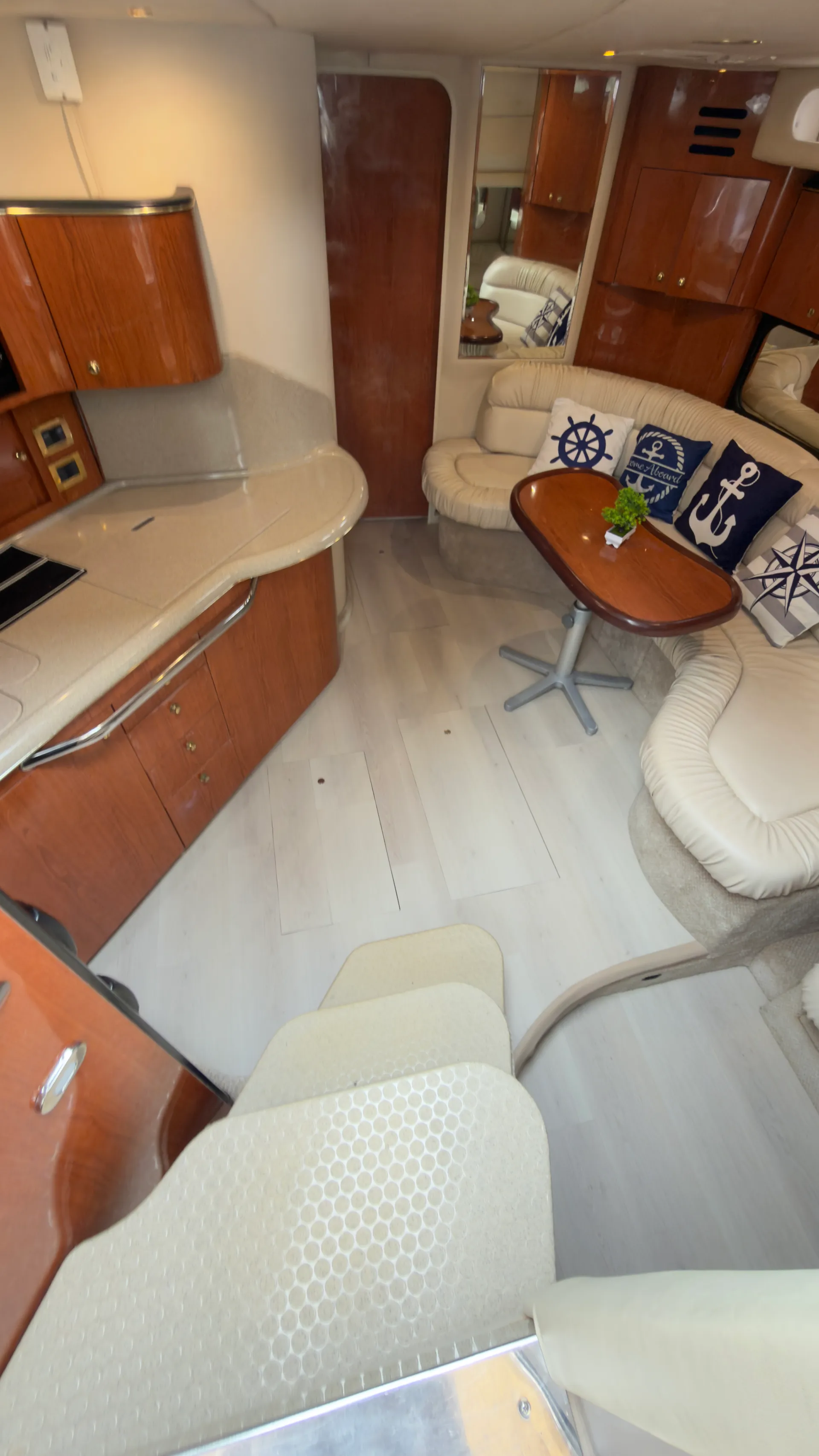 😍 Beautiful boat for cruising in Miami 😍