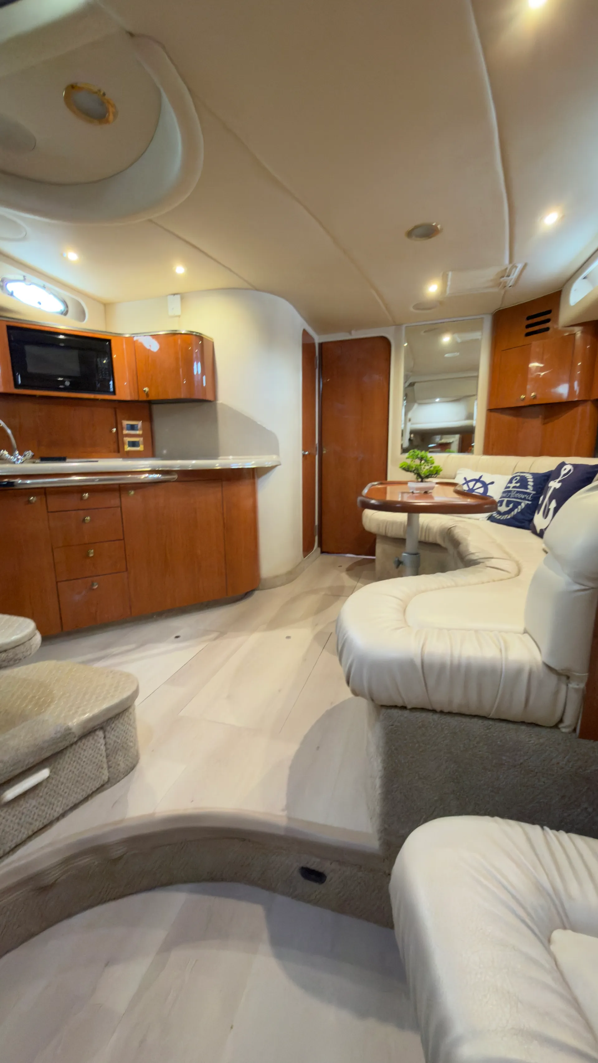 😍 Beautiful boat for cruising in Miami 😍