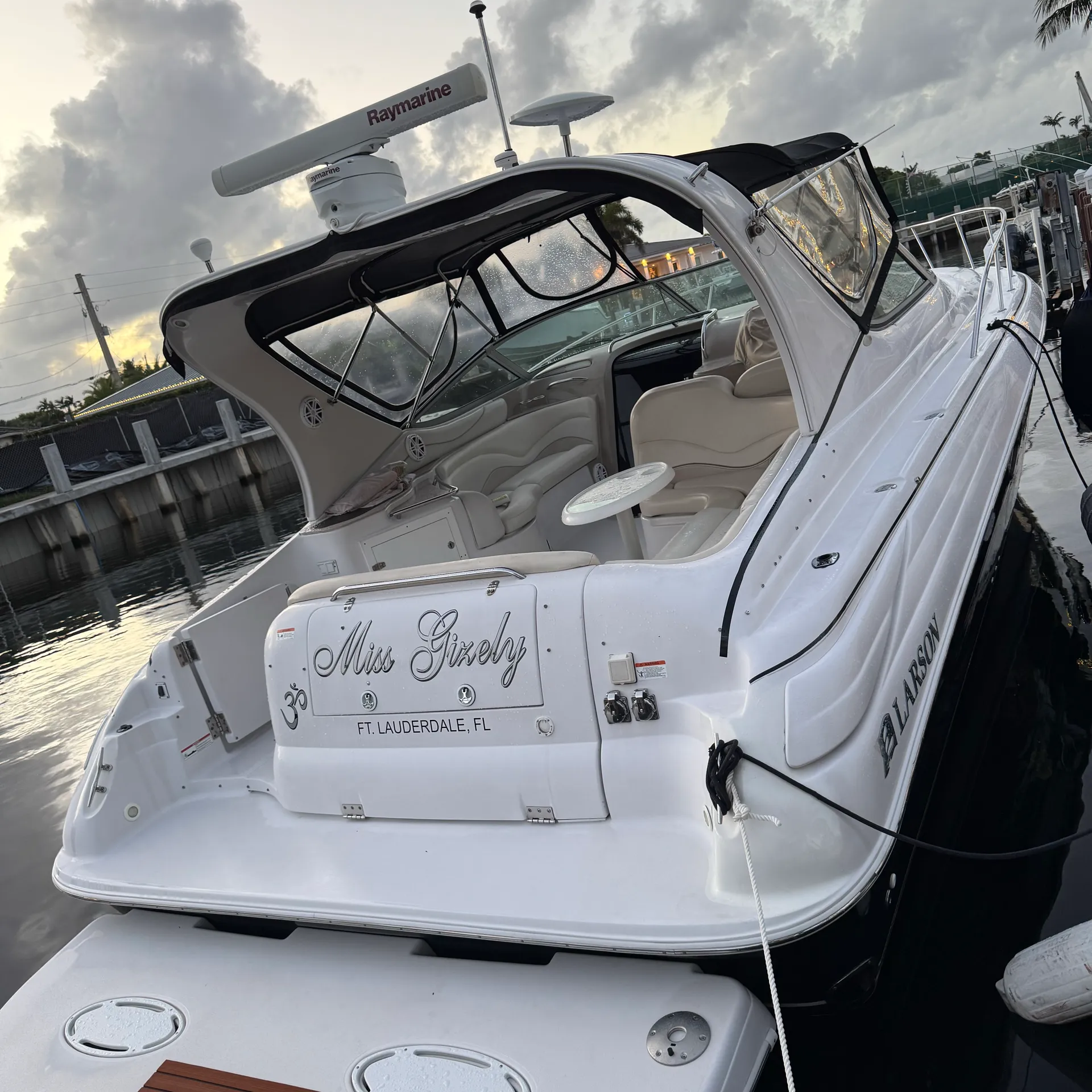 Perfect Boat for Family and Friends!