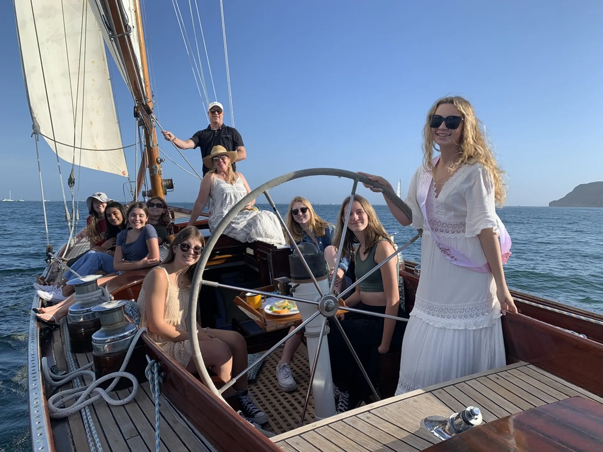Classic Wooden Racing Yacht with Timeless Elegance