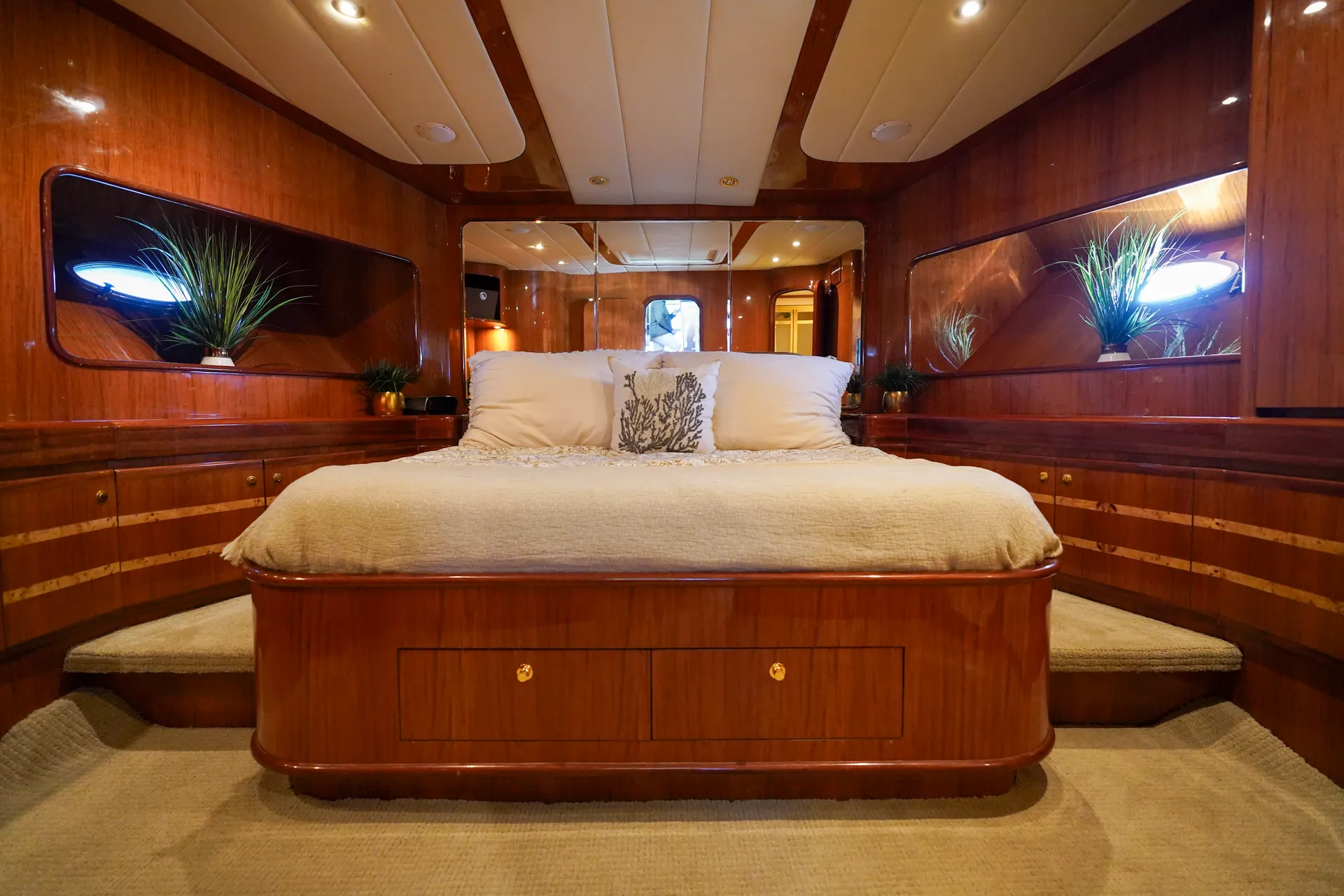 Private Luxury Yacht Available for Charter