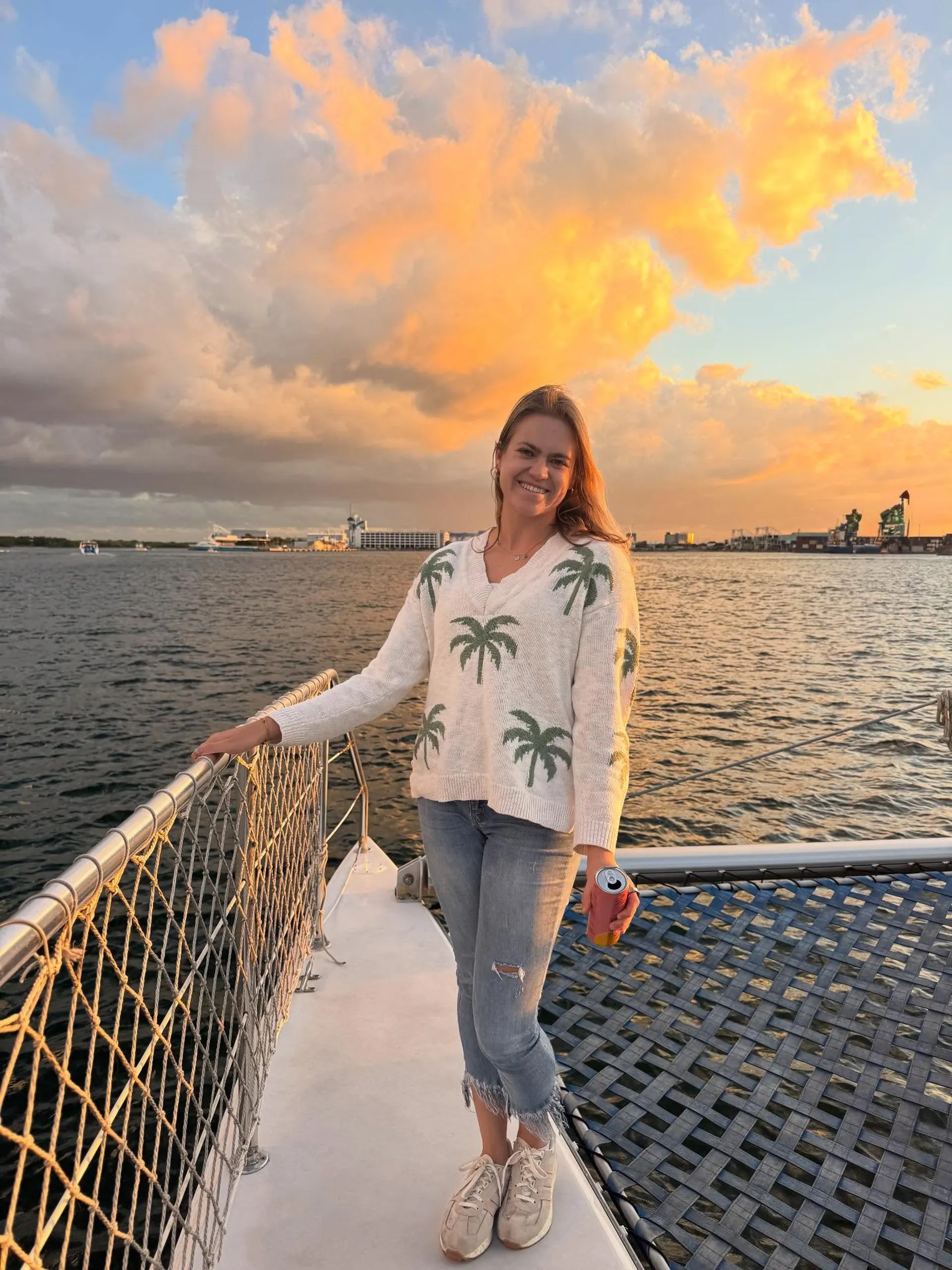Cruise along Miami’s picturesque beaches for Up to 125 Pax! 
