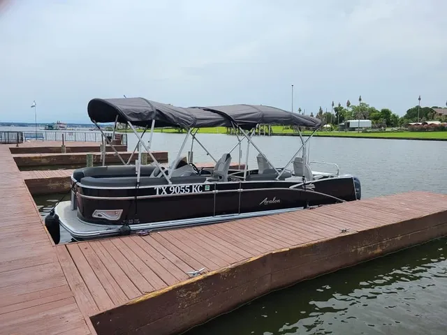 Rent a AVALON PONTOONS pontoon in Montgomery, TX near me