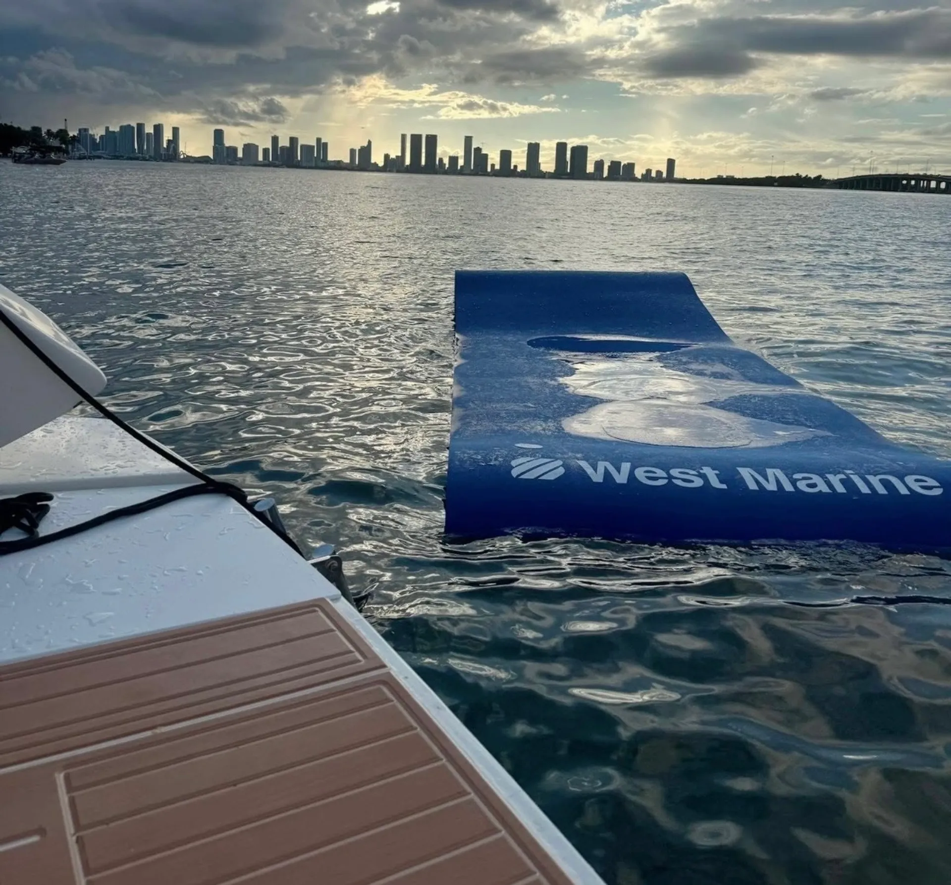 Luxury 44’ Azimut Atlantis – Miami Yacht for Parties, Tours & VIP Char