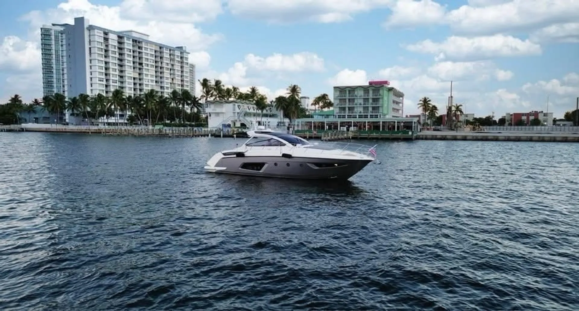 Luxury 44’ Azimut Atlantis – Miami Yacht for Parties, Tours & VIP Char