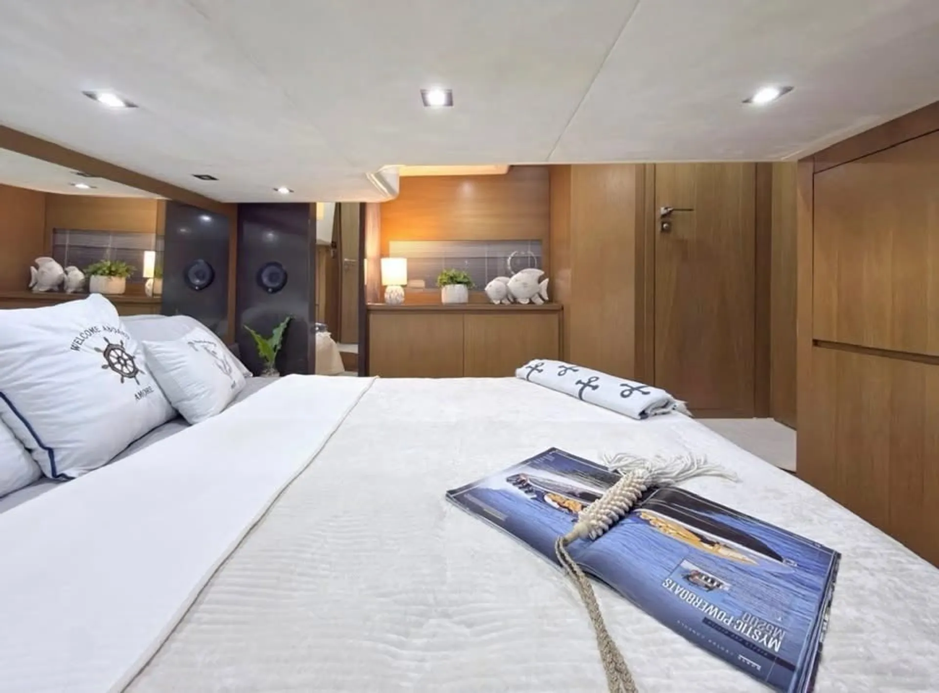 Luxury 44’ Azimut Atlantis – Miami Yacht for Parties, Tours & VIP Char