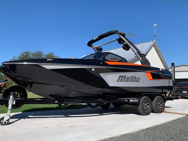 Rent a Malibu Boats ski and wakeboard in Spicewood, TX near me