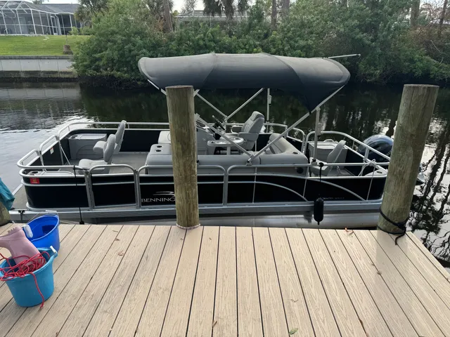 Rent a BENNINGTON MARINE pontoon in Bradenton, FL near me